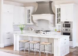 10 fabulous gray and white kitchens
