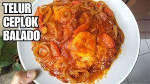 Masukkan garam dan gula lalu masukkan telur, aduk rata hingga bumbu menyatu dengan telur. Resep Telur Ceplok Balado Youtube