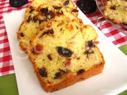 Cake Aux Pruneaux Et Aux Lardons La Recette Gustave Recette Pruneaux Lardon Pruneau