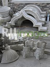 Tiang listrik beton memiliki fungsi sebagai penyalur konduktor bagi tegangan menengah 20kv maupun tegangan rendah 220v/380kv, yang berawal dari Rumahjogja Indonesia