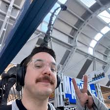 Traveling this week through Chicago O'Hare International Airport? ✈️ Be  sure to say "hi!" to our long-necked Brachiosaurus during your long  layover! 🦕 📸: Steven Ray Morris, Instagram