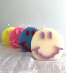 Wavy Smile Decorative Candle