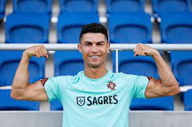 By 2003 — when he was just 16 years old — manchester united paid £12 million (over $14 million u.s. Cristiano Ronaldo Cristiano Twitter