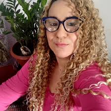 Reel by Silvia Marina (@pontos_e_cantos) · April 20, 2025