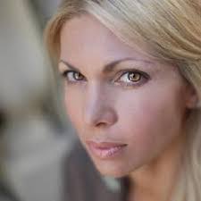 Danielle Stark's Instagram, Twitter & Facebook