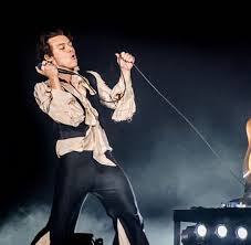 Harry styles has successfully transitioned from his time in one direction to solo artist. My Definitive Ranking Of Harry Styles 2018 Tour Outfits By Emily Deppermann Medium