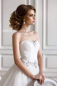 Wedding Hairstyles That Are Right On Trend Modwedding Strapless Dress Hairstyles Dress Hairstyles Hair Styles