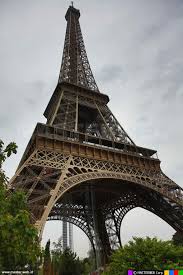 Menara eiffel dirancang sebagai pusat pameran dunia 1889 di paris dan dimaksudkan untuk memperingati seratus tahun revolusi prancis. Menara Eiffel Ikonik Kota Paris Perancis Restuntu21 Travelling Mancanegara