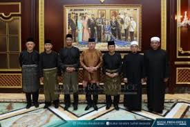 Eksklusif kmj2015 dymm sultan ibrahim sultan iskandar memandu prevost marathon coach. Dymm Sultan Johor Sultan Ibrahim Ibni Almarhum Sultan Iskandar Perkenan Pelantikan Dato Haji Yahya Ahmad Sebagai Mufti Johor Dan Haji Ahmad Faisal Mohamed Sebagai Timbalan Mufti Johor Yang Baharu Portal Rasmi