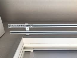 カーテンレールにロールスクリーンを取付してみました。