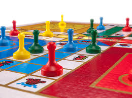 Es muy popular en españa y latinoamérica, como en colombia, ecuador, honduras y república dominicana 1. Ruibal Los Juegos De La Familia Royal Ludo Linea Green Box