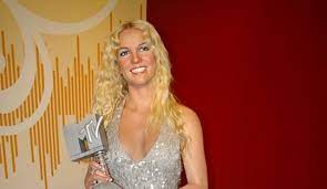 Самые новые твиты от britney spears (@britneyspears): Will 2021 Mark The Return Of The Queen Of Pop Britney Spears Hirav Shah