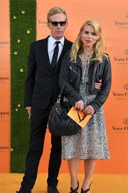 Last year piper revealed how she regretted not telling her parents in person about the wedding in las. Billie Piper S Husband Laurence Fox Quits Acting
