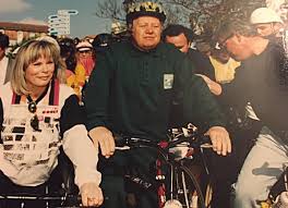 Fra 2009 til 2010 fungerede estrela som parlamentets ordfører for udkast til lovgivning om forældreorlov. Edite Estrela Perda Irreparavel De Um Visionario Defensor Da Democracia Sintra Noticias