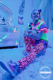 Jojo siwa was born as joelle joanie siwa on may 19, 2003 in omaha, nebraska, usa. It S Jojo Siwa S World And It S Only Getting Brighter Ew Com