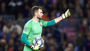 Český mistr navýšil nabídku za olomouckého aleše mandouse, který má zájem udělat kariérní krok. Slavia Prague Keeper Ondrej Kolar Slams Barcelona Stars For Post Match Tantrum 90min