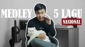 Coba lari dari kenyataan tapi. Chords For Medley Lagu Nasional Indonesia
