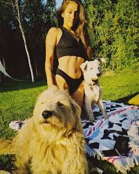 Instagram facebook twitter youtube tiktok vkontakte wikipedia. Denise Rosenthal Tomando Sol Con Sus Mascotas Es Lo Mas Hermoso Que Veras Hoy Mdz Online