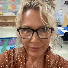 It's a gorgeous Sunday at the lake. Open 9-1. Grace + Grit located at 115 S  Main St in Laurie.