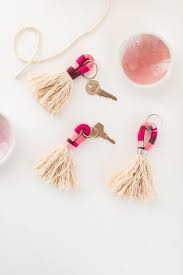 Quasten Schlusselanhanger Diy Anleitung Fraulein K Sagt Ja Quaste Schlusselanhanger Schlusselanhanger Basteln Schlusselanhanger