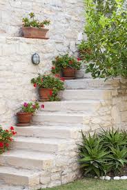 Garten Deko Ideen Die Garten Oder Haustreppe Mit Blumen Dekorieren Garten Deko Ideen Garten Deko Und Mediterrane Gartengestaltung