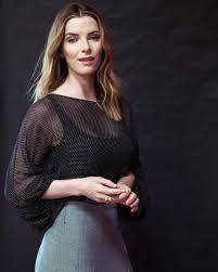 She made her 1.6 million dollar fortune with glow, nurse jackie & american gods. Betty Gilpin Home Facebook