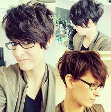 Naturwellen 10 Flotte Kurzhaarfrisuren Die Deine Locken Super Zur Geltung Bringen Seite 2 Von Kurzhaarfrisuren Flotte Kurzhaarfrisuren Frisur Dicke Haare