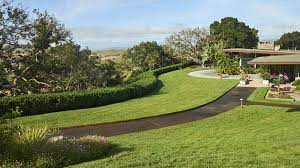 Whether you are looking to spruce up your existing residential or commercial landscape, design and build a brand new environment, add some lighting, a pool or waterfall. Thomas Church A Pioneer In Landscape Architecture Modern Homes Portland