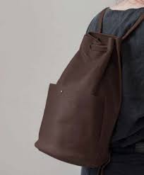 seesack grosser rucksack aus leder von erin templeton dunkelbraun clomes ch seesack rucksack sackchen