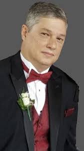 Roger Hildreth's Instagram, Twitter & Facebook