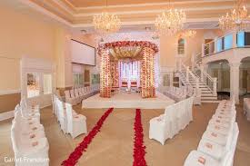 Mandap Set Up For A Small Wedding Interesting Cozy Layout But Guests Can Still See Indian Wedding Fu Ceremony Decorations Wedding Mandap Fusion Wedding