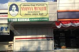 Mela menegaskan, 212 mart samarinda dengan koperasi syariah 212 memiliki dua badan hukum koperasi yang berbeda. Pailit Depot Jamu Nyonya Meneer Kekurangan Stok