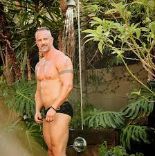 The geek cowboy‏ @realgeekcowboy 29 мар. 16 Really Tall Tree Men We D Happily Climb