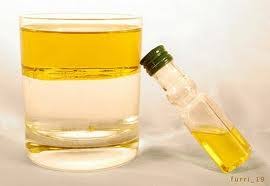 Resultado de imagen de vaso de agua y aceite