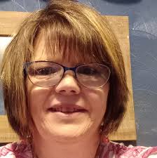 Who will be serving Thanksgiving Dinner to go?