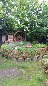 Hochbeet Aus Alten Ziegelsteinen Garten Ziegelsteine Trockenmauer