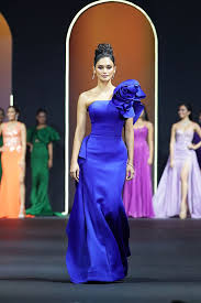 Do you want to learn more about catriona gray husband? Catriona Gray And Pia Wurtzbach Join Forces In Miss Universe Charity Gala Fashion Charity Shimmer Dress Tight Dresses
