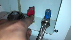 I have made sure the hoses are tight but when i put the valve handle in the upright position the water is turned off to the washer. Turning On Off Water Supply To Washing Maching Youtube