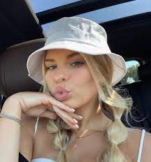 Claire Bridges Hat Hairstyles Instagram Hairstyles Bucket Hat Hairstyles
