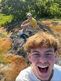 Rhonda Mixon's Instagram, Twitter & Facebook