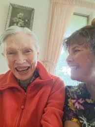 Sonia Linton's Instagram, Twitter & Facebook