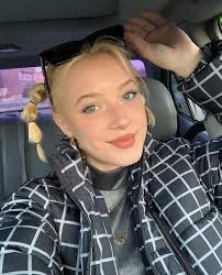 Katie Sisk @katiemsisk