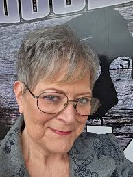 Love the short hair! For 65... I think it makes me look younger😍