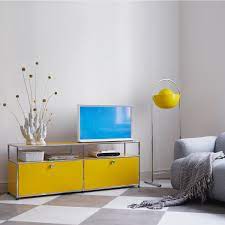 Herumliegende akten oder andere „störenfriede können platzsparend in einem board dieser art verstaut werden und das ständige aufräumen gehört somit der vergangenheit an. Buy The Usm Storage Unit Online Connox Shop