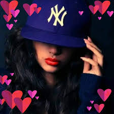 Thalia Mullins's Instagram, Twitter & Facebook