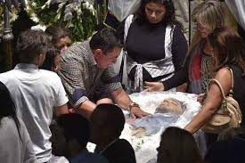 Segundo os bombeiros, elas tiveram ferimentos leves e foram levadas ao hospital em morrinhos. Familiares Amigos E Fas Se Despedem De Cristiano Araujo Em Goiania