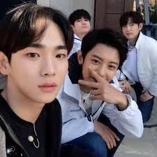 Your #1 source of news and contents about kpop from billboard | not affiliated with. Wanna One Got7 Shinee Exo Shinee Jinyoung Chanyeol