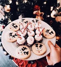 I didn't bother making sure i was on the right layer lol almost all of them have frosting or cookie dough marks except for wendy oh and larry's supposed to. Christmas Aesthetic 30 Pictures 8 Christmas Photos