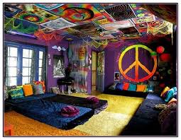 Hippie shop delivers products to inspire peace, love & happiness. 49 Unique Hippie Home Decor Ideas Chill Room Hippy Room Cool Rooms