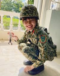 Ngoài ra diễn xuất của dũng (trần phong), trà long của khánh vân cũng diễn rất ổn. Loáº¡t Hinh XÄƒm Cá»§a Khanh Van Máº¯t Biáº¿c Ngoi Sao